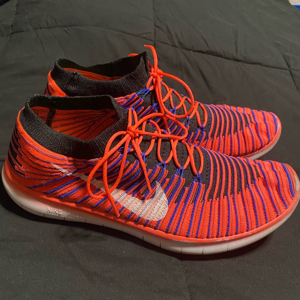Mens Nike Flyknit Freerun Shoes